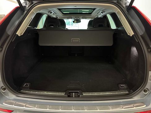 Used 2022 Volvo XC60 B6 Inscription w/ Climate Package image 29