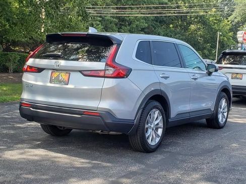 Used 2023 Honda CR-V EX-L image 3