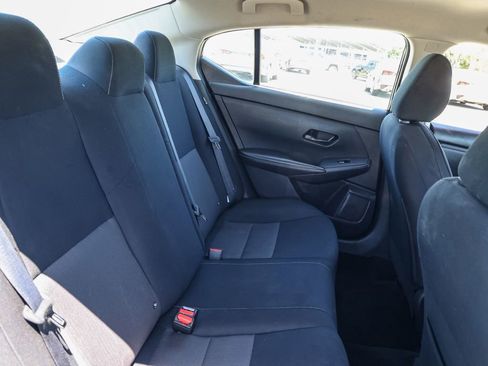 Used 2024 Nissan Sentra SV FWD image 17