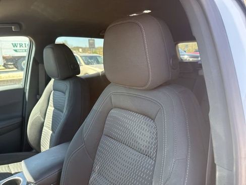 Used 2025 Chevrolet Equinox LT image 11