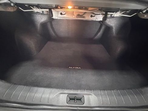 Used 2024 Nissan Altima 2.5 SR FWD image 10