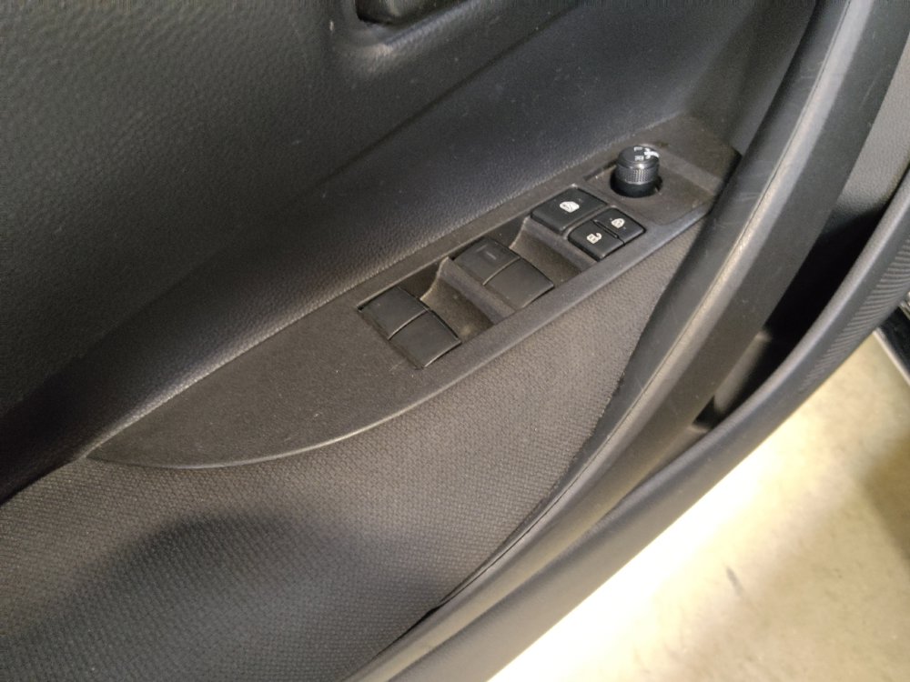 Used 2025 Toyota Corolla LE FWD image 27