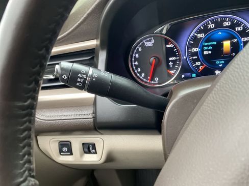 Used 2018 GMC Acadia Denali w/ Technology Package AWD/4WD image 24