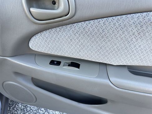 Used 2000 Toyota Corolla LE image 15
