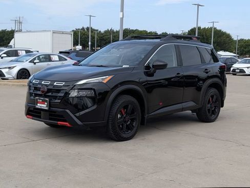 Used 2025 Nissan Rogue SV AWD/4WD image 10