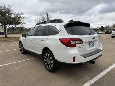 Used 2016 Subaru Outback 2.5i Limited AWD/4WD image 7