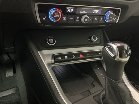 Used 2024 Audi Q3 2.0T Premium image 12