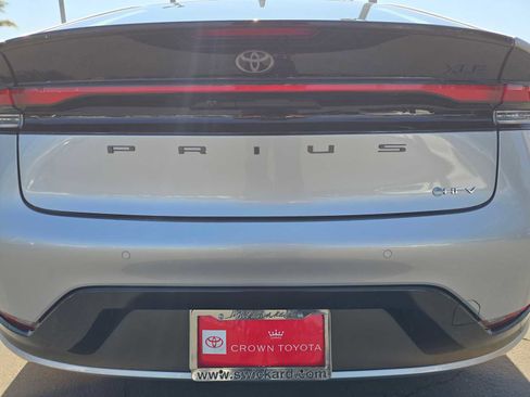 Used 2025 Toyota Prius XLE FWD image 14