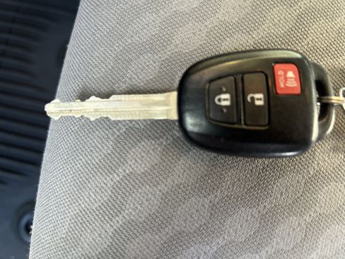 Used 2023 Toyota Tacoma SR image 35