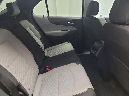 Used 2018 Chevrolet Equinox LT FWD image 19
