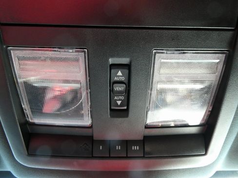 Used 2016 Dodge Challenger SXT Plus image 27