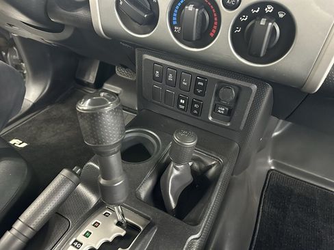 Used 2012 Toyota FJ Cruiser 4WD w/ Convenience Pkg image 20