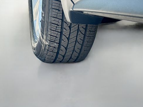 Used 2019 Chevrolet Equinox LT AWD/4WD image 40