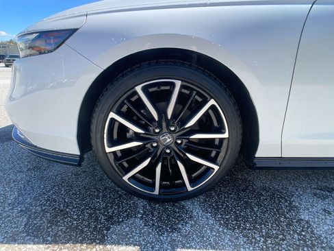 Certified 2024 Honda Accord Touring image 11