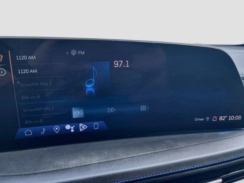 Used 2024 Cadillac XT4 Sport w/ Cold Weather Package FWD image 15