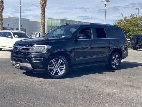 Used 2024 Ford Expedition Limited image 2