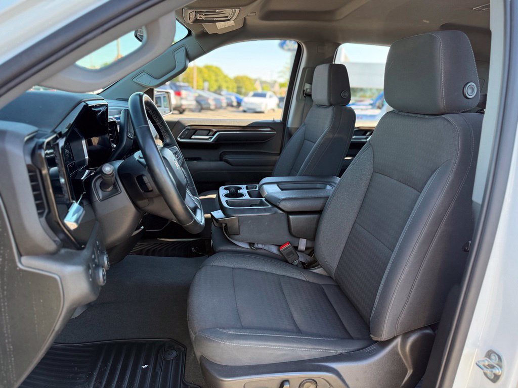 Used 2024 Chevrolet Silverado 1500 LT AWD/4WD image 12