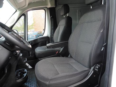 Used 2025 RAM ProMaster 2500 w/ Convenience Group FWD image 6