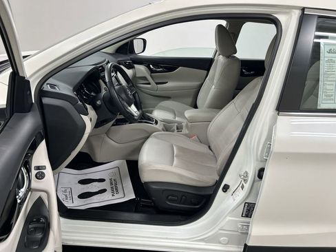 Used 2022 Nissan Rogue Sport SL image 9