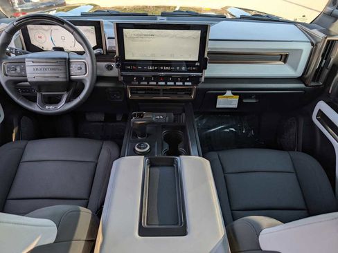 Used 2025 GMC Hummer EV 3X w/ Extreme Off-Road Package image 9