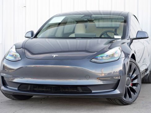 Used 2022 Tesla Model 3 Performance image 3