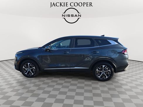 Used 2025 Kia Sportage EX FWD image 8