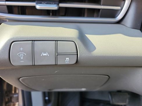 Used 2023 Hyundai Elantra SEL image 13