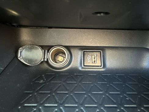 Used 2024 Toyota RAV4 LE AWD/4WD image 39