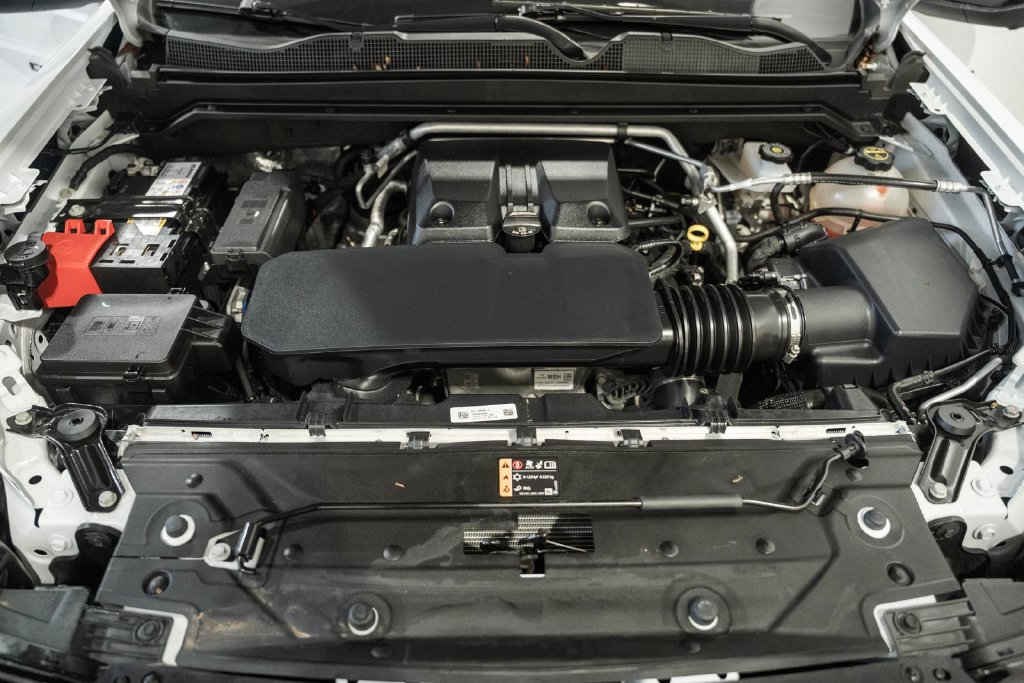 Used 2024 Chevrolet Colorado ZR2 w/ ZR2 Bison Edition AWD/4WD image 19
