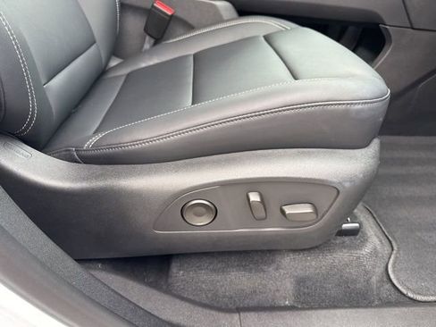 Used 2024 GMC Acadia Elevation image 30