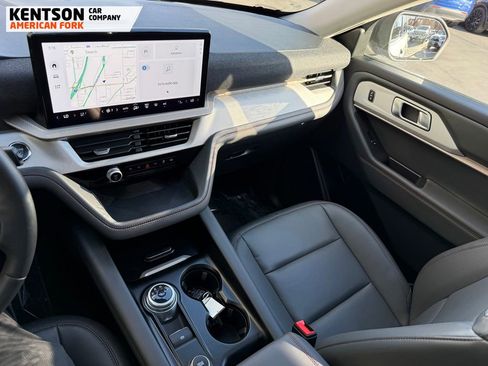 Used 2025 Ford Explorer Active w/ Active Comfort Package image 24
