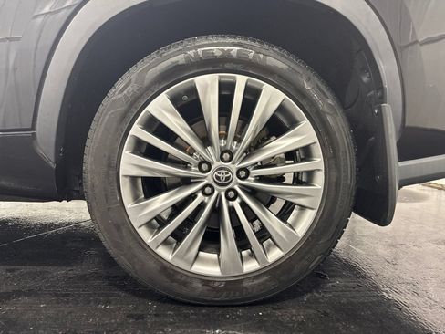 Used 2020 Toyota Highlander Platinum AWD/4WD image 7