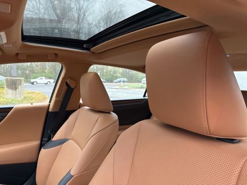 Used 2023 Lexus ES 350 w/ Premium Package image 12