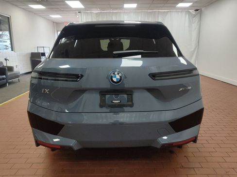 Used 2023 BMW iX xDrive50 w/ Ultimate Package 2 image 9