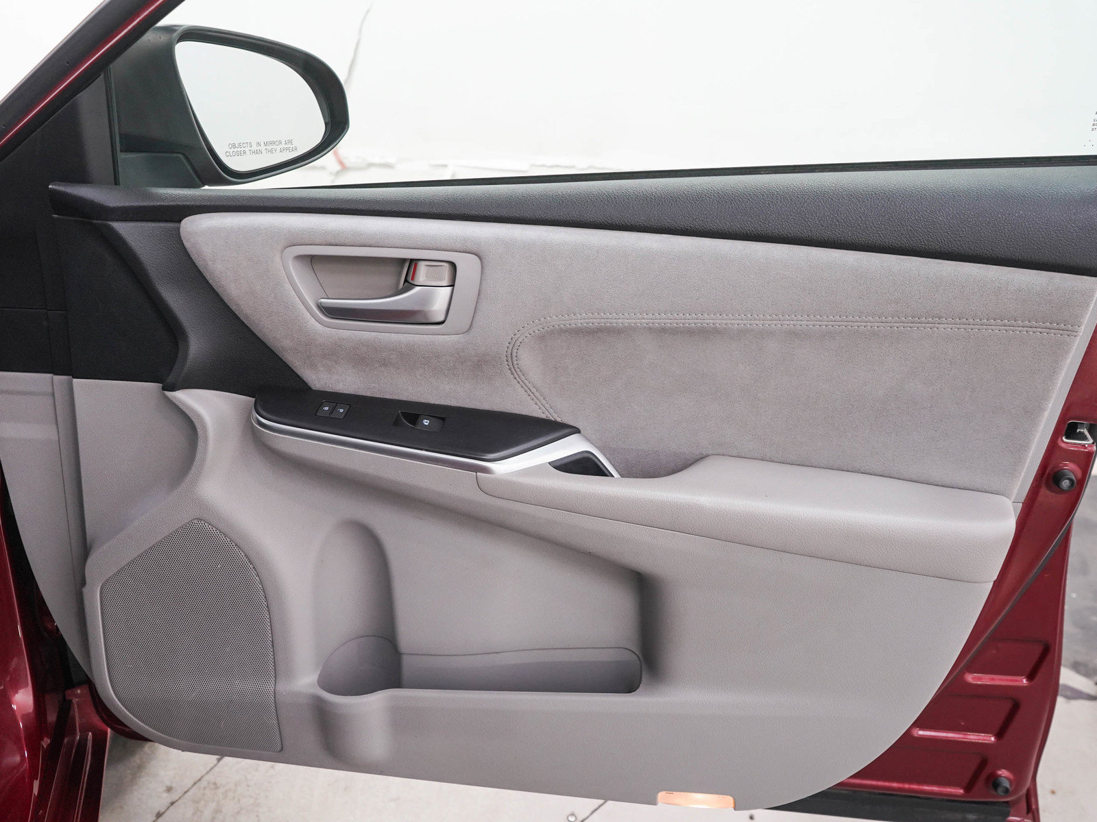 Used 2015 Toyota Camry XSE w/ Moonroof Package FWD image 9