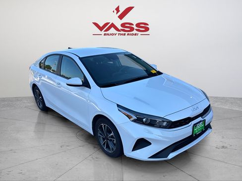 Used 2024 Kia Forte LXS FWD image 7