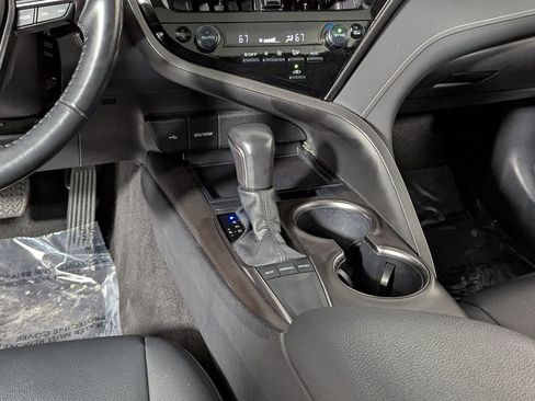Used 2022 Toyota Camry SE w/ Convenience Package image 21