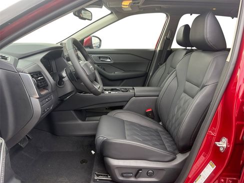 New 2026 Nissan Rogue Platinum w/ Platinum Premium Package image 9