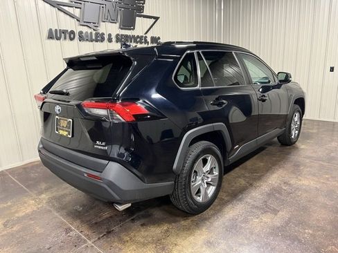 Used 2022 Toyota RAV4 XLE image 8