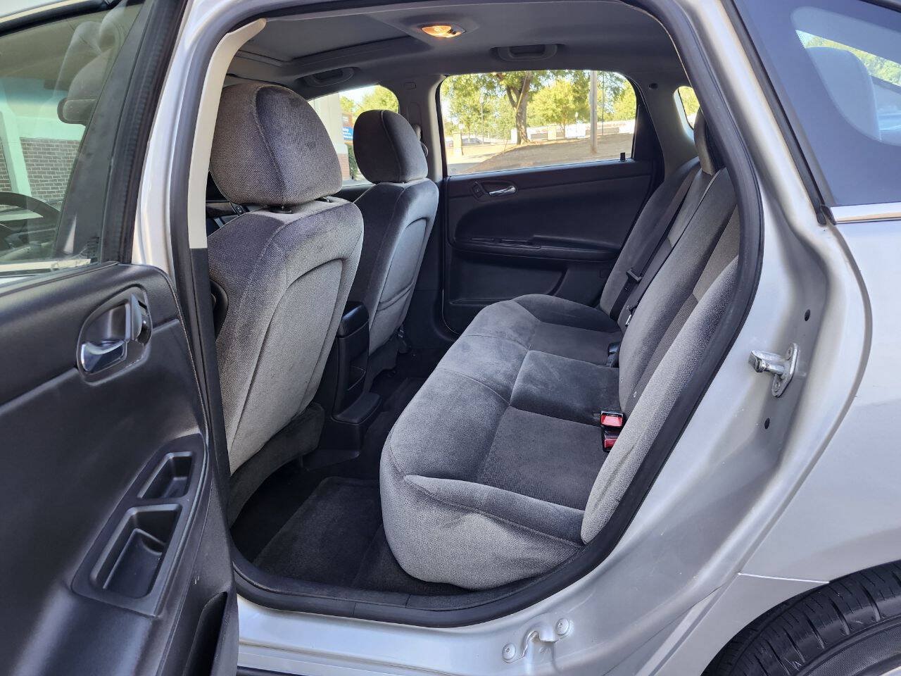 Used 2014 Chevrolet Impala LT w/ LT Sunroof Package FWD image 5