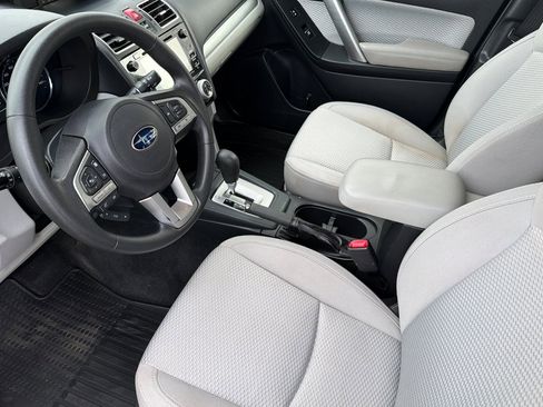 Used 2017 Subaru Forester 2.5i Premium image 9