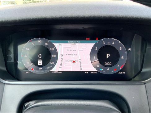 Used 2025 Land Rover Range Rover Velar Dynamic SE image 23