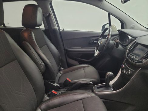 Used 2022 Chevrolet Trax LT w/ Driver Confidence Package AWD/4WD image 21