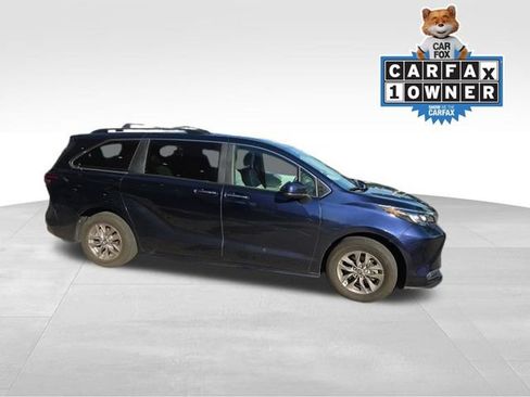 Certified 2025 Toyota Sienna XLE w/ XLE Plus Package AWD/4WD image 4