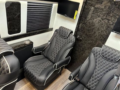 Used 2024 Mercedes-Benz Sprinter 3500 image 18