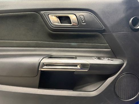 Used 2016 Ford Mustang Shelby GT350 w/ Technology Package image 18