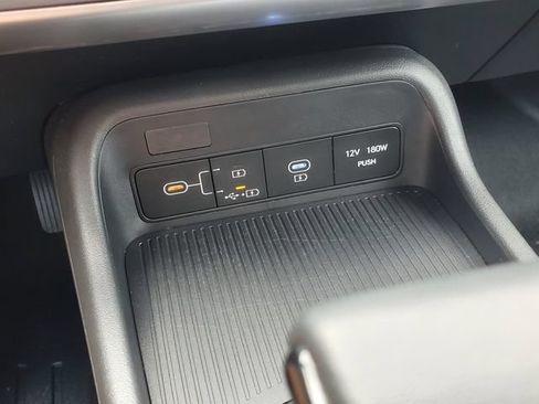 Used 2025 Hyundai Kona SEL AWD/4WD image 28