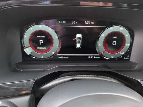 Used 2025 Nissan Pathfinder Platinum FWD image 19