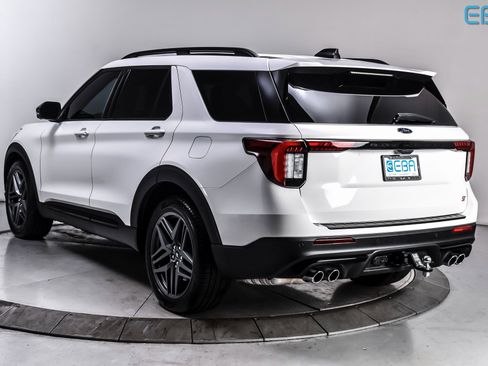 Used 2025 Ford Explorer ST w/ Sun And Sound Package image 4