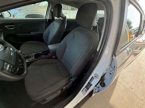 Used 2025 Kia K4 FWD image 35